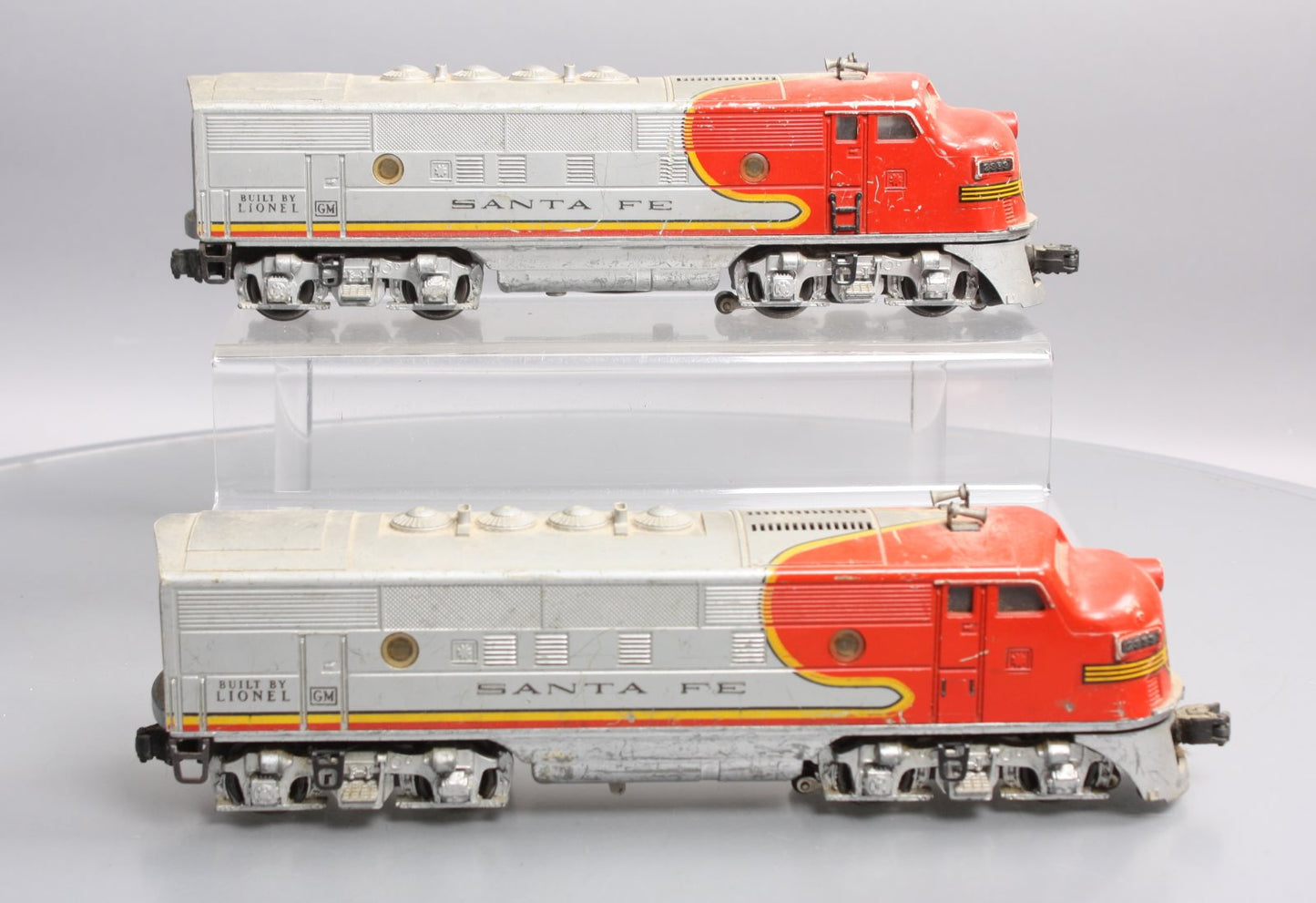 Lionel 2353 Vintage O Santa Fe F-3 AA Diesel Locomotive Set VG