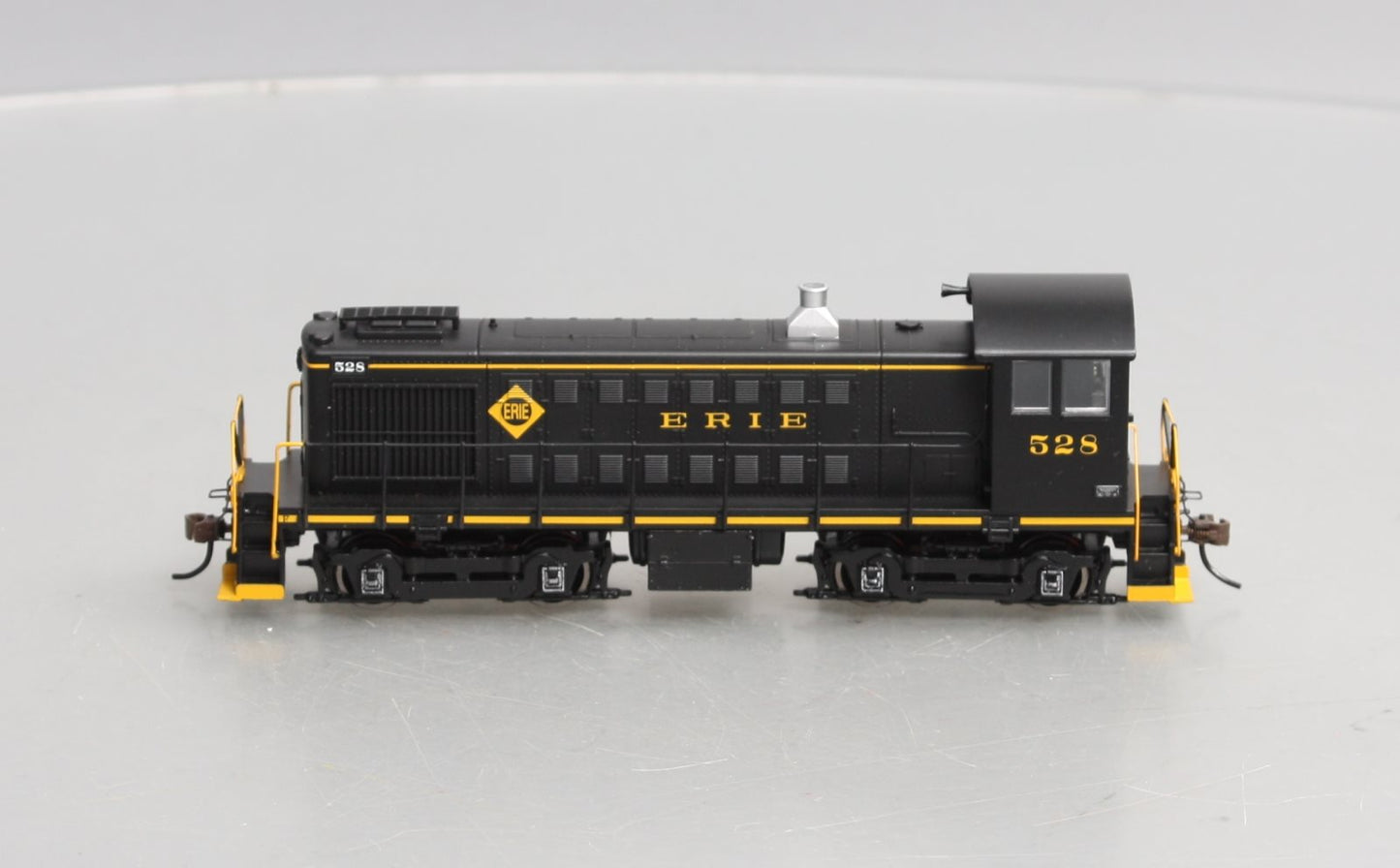 Bachmann 63106 HO Scale Erie S4 Diesel Locomotive #528