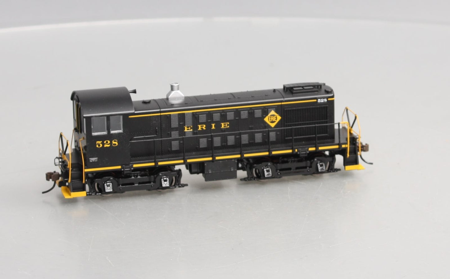 Bachmann 63106 HO Scale Erie S4 Diesel Locomotive #528