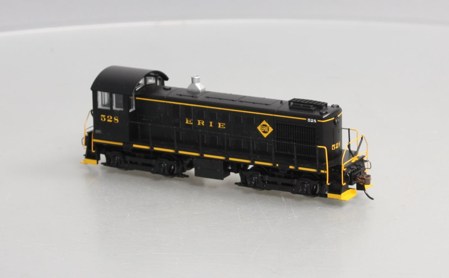 Bachmann 63106 HO Scale Erie S4 Diesel Locomotive #528