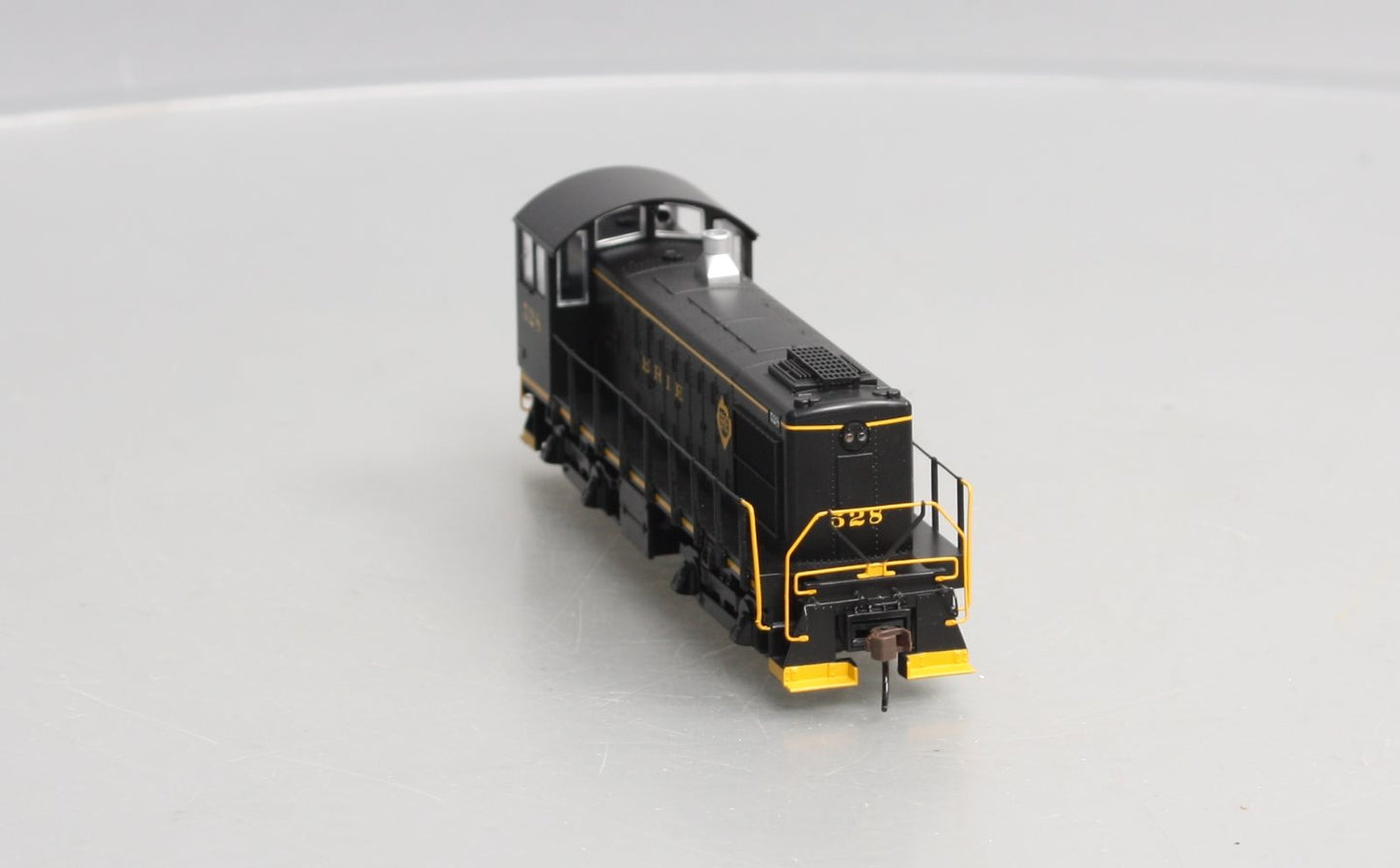 Bachmann 63106 HO Scale Erie S4 Diesel Locomotive #528