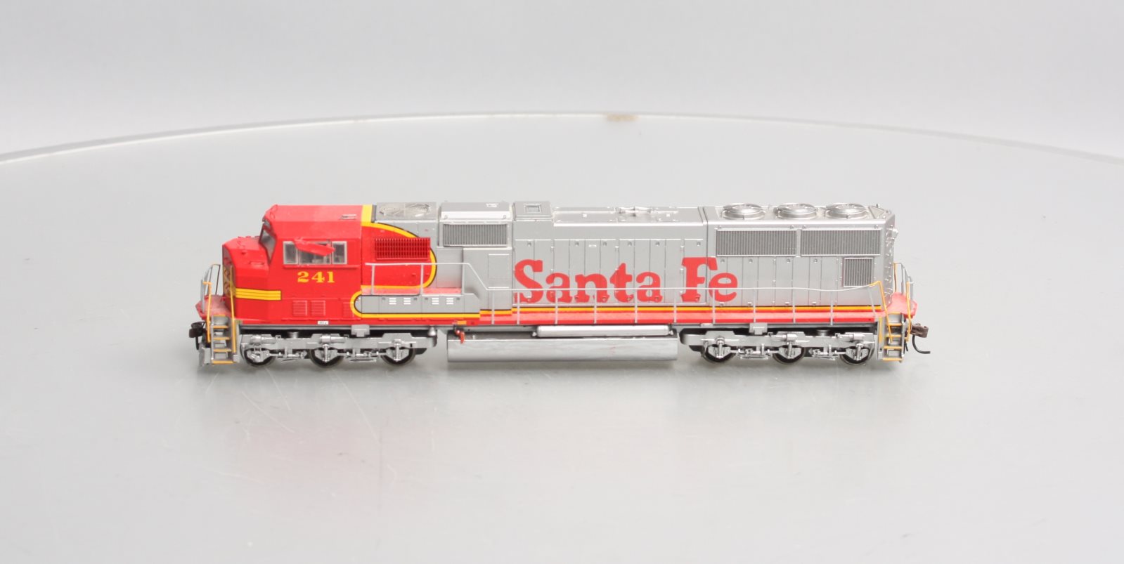 Athearn G6138 HO Scale Santa Fe SD75M Diesel Locomotive #241 VG/Box