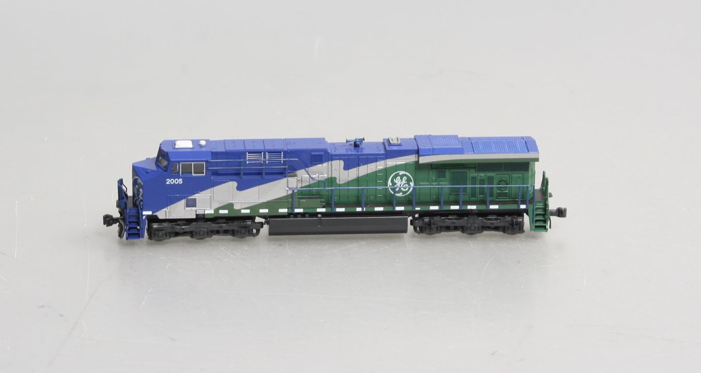 Kato 176-8911 N GE Demonstrator GS ES44AC 'GEVO' Diesel Locomotive #2005 LN/Box