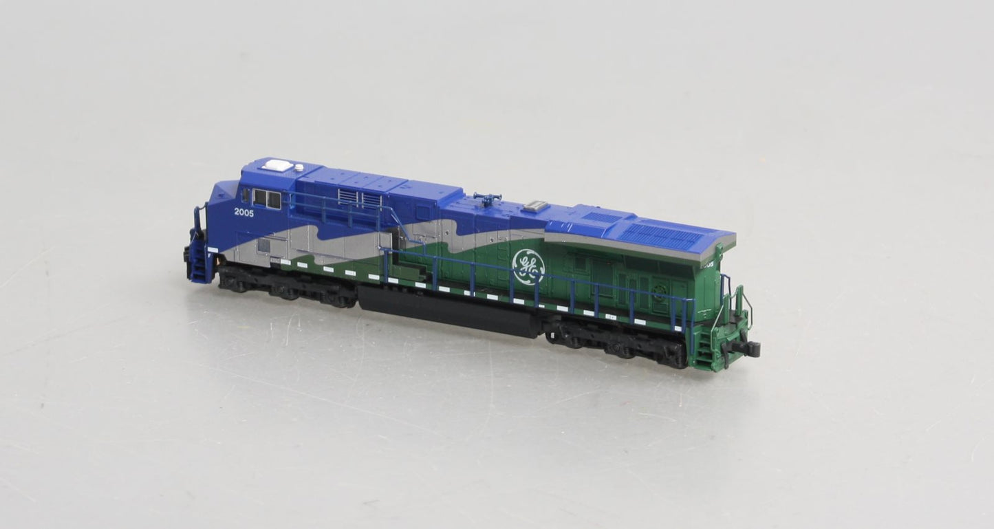 Kato 176-8911 N GE Demonstrator GS ES44AC 'GEVO' Diesel Locomotive #2005 LN/Box