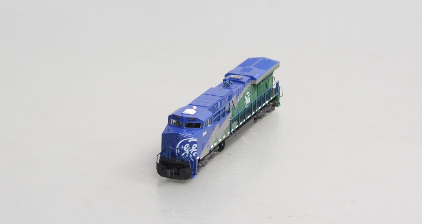 Kato 176-8911 N GE Demonstrator GS ES44AC 'GEVO' Diesel Locomotive #2005 LN/Box