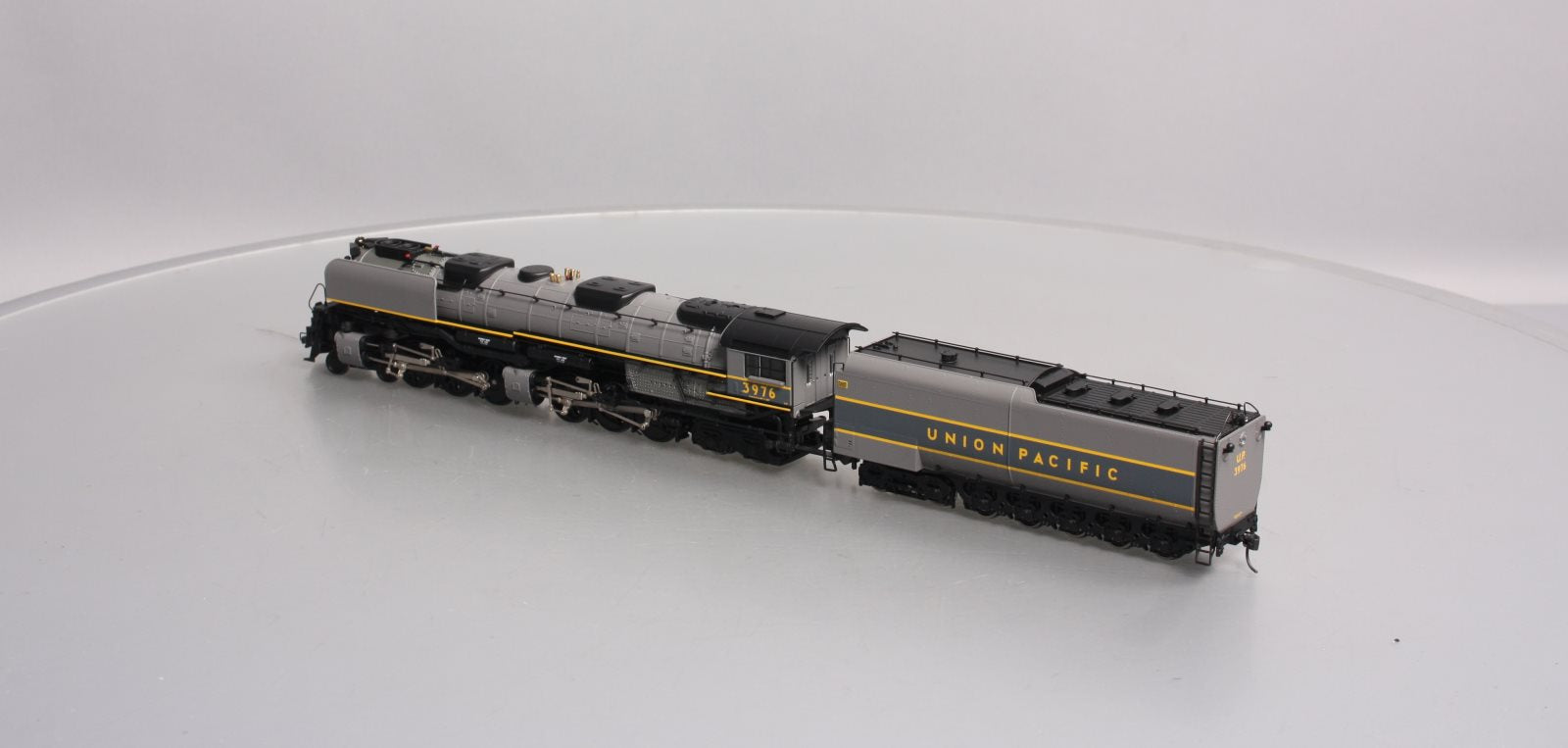 Lionel 6-58004 HO Union Pacific Challenger Steam Locomotive w/DCC #397 –  Trainz