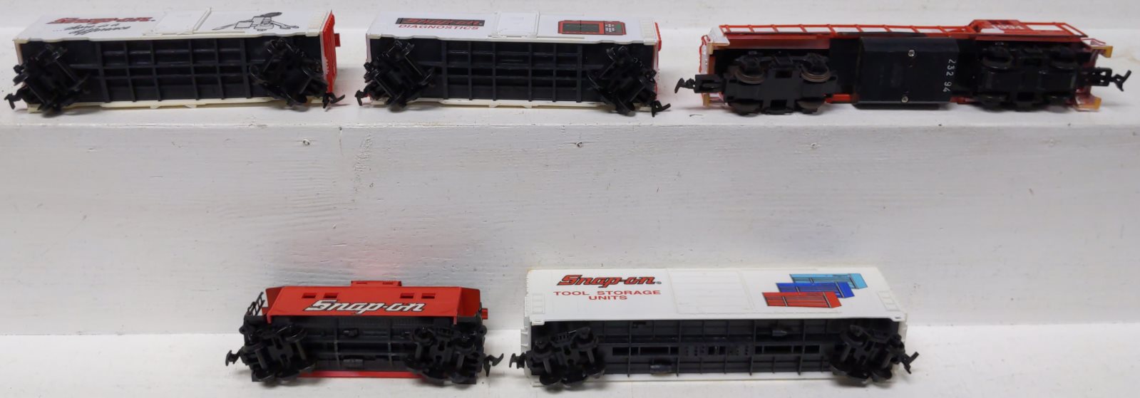 Vintage Snap-on Diamond Express ho scale deals electric train set