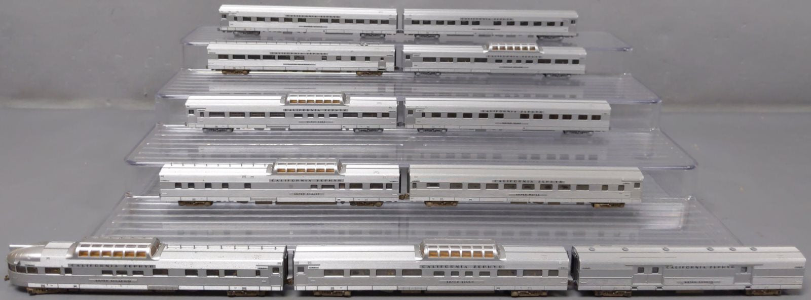 Kato 106-055 N Scale California Zephyr Diesel Passenger Train Set – Trainz