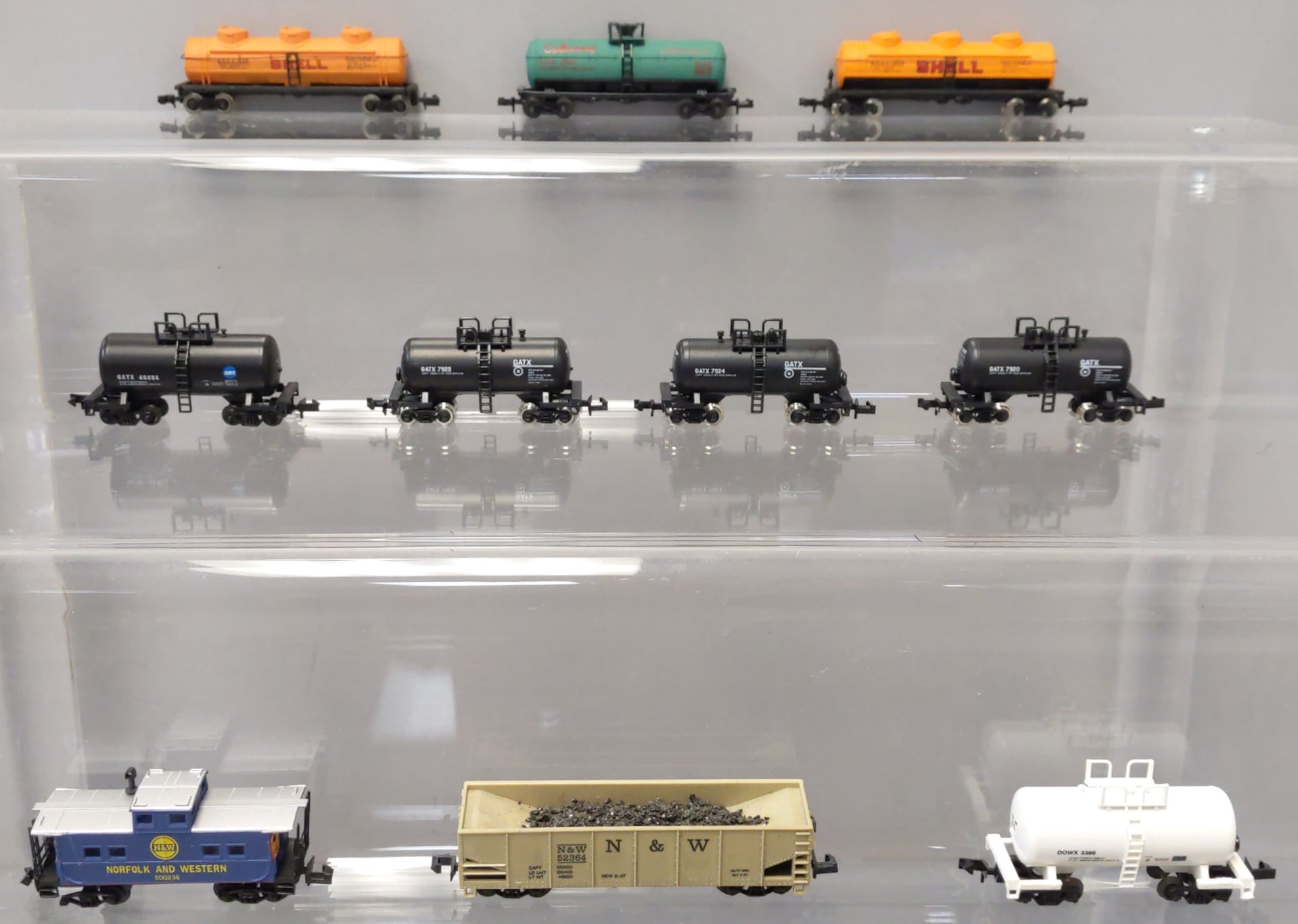 N Scale selling freight cars