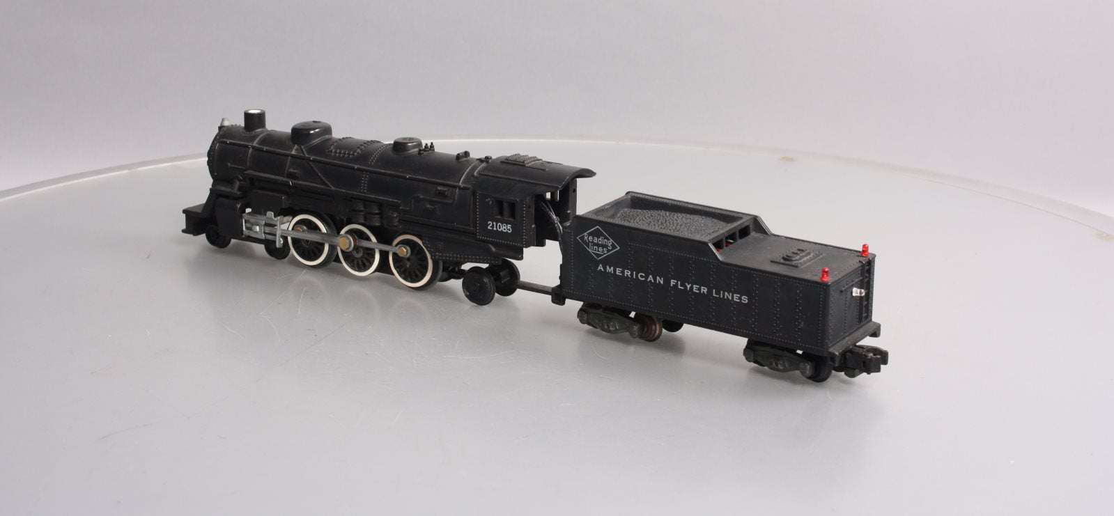 American Flyer S Gauge #21085 4-6-2 Steam locomotive and outlet tender