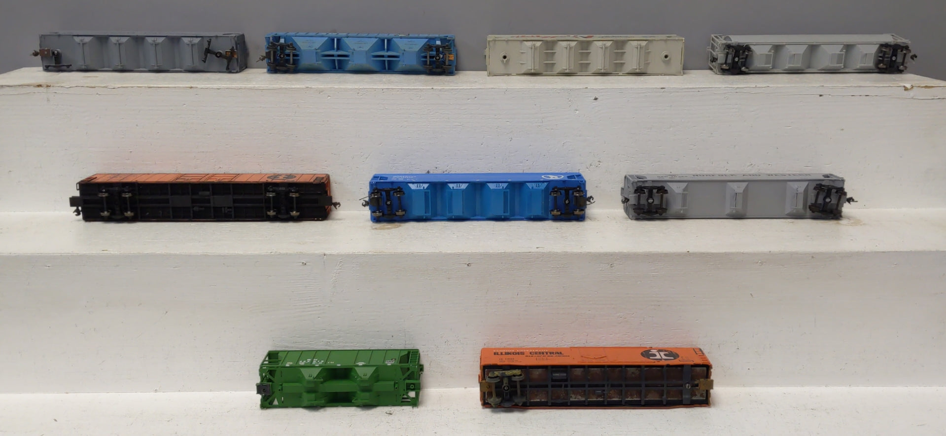 9 Tyco Train top Cars HO Scale