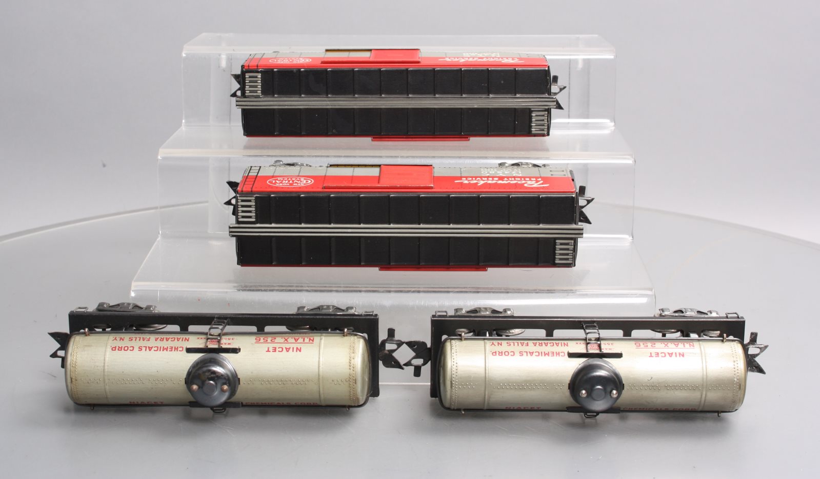 8 Vintage sold Marx O Gauge Tin Plate Rolling Stock Freight Cars (59 567 553 552G)