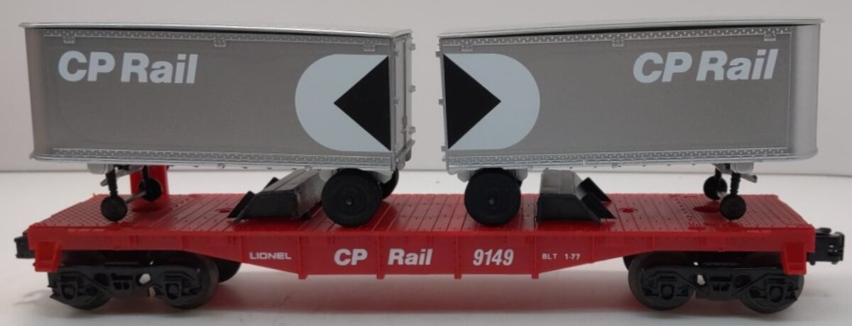 Lionel 6-9149 O Gauge CP Rail Flatcar with Piggyback Vans