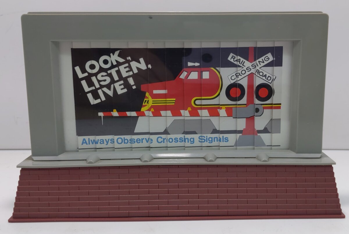 Lionel 6-12809 O Gauge Milk / RR Crossing Animated Billboard