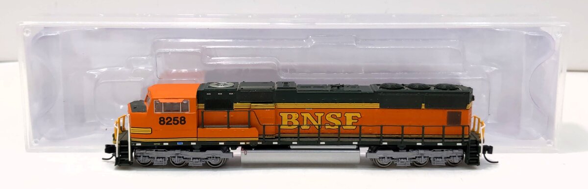 Athearn 10715 N Scale BNSF SD75M Diesel Locomotive #8258 LN/Box