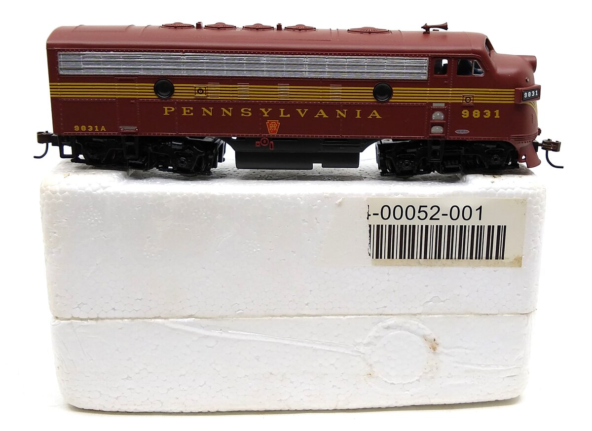 Hawthorne Village 14-00052-001 HO PRR EMD F7A Powered Diesel Locomotive #9831 LN/Box