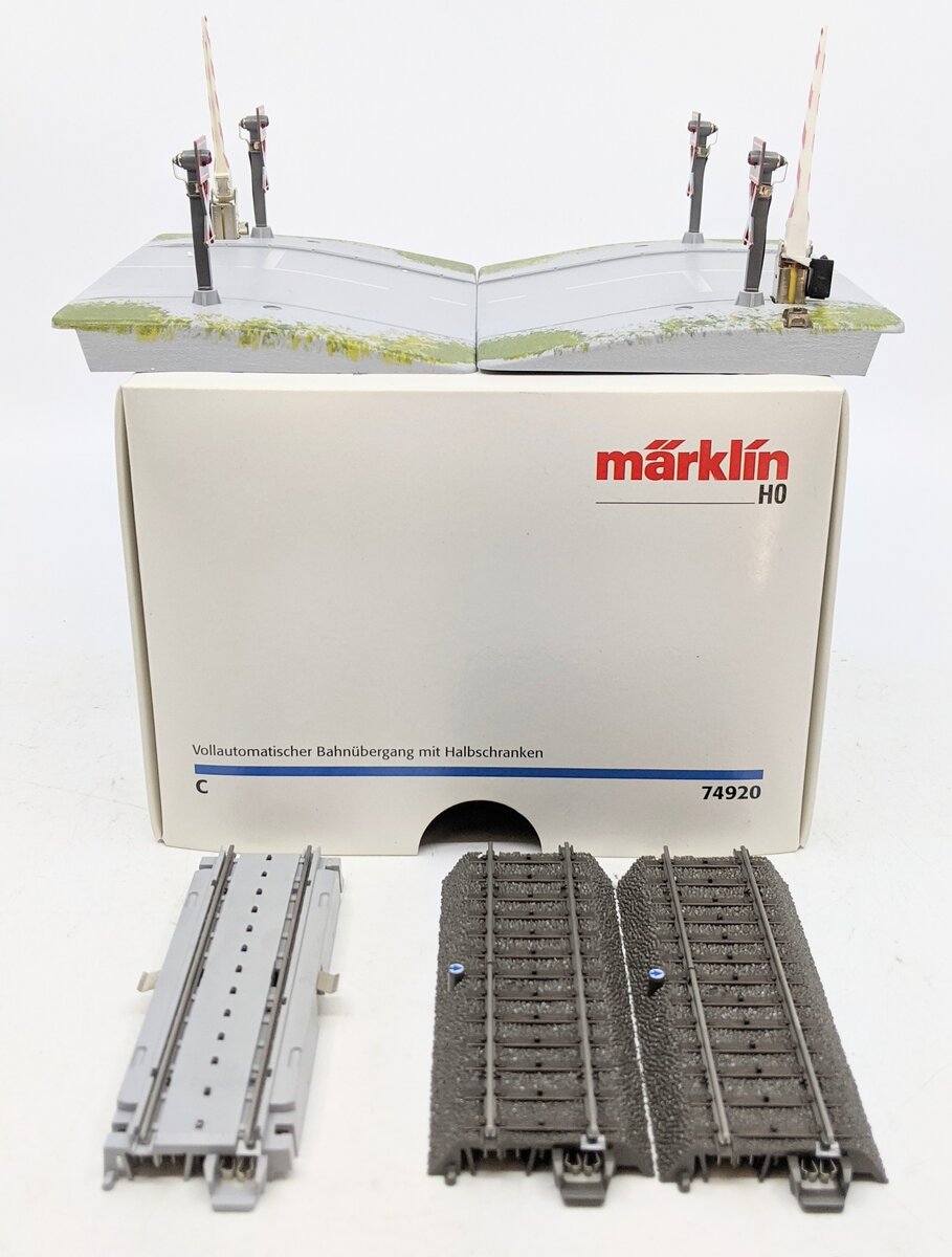 Marklin 74920 HO C Track Grade Crossing