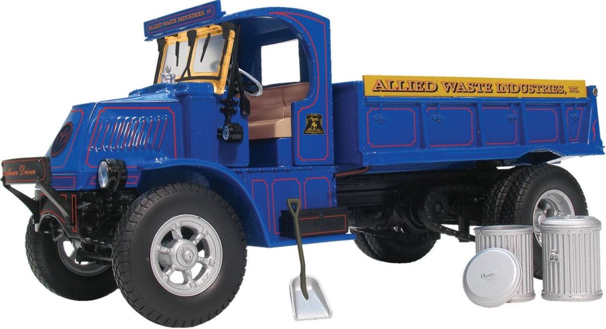 First Gear 19-3654 1:34 Scale Allied Waste Mack Ak Dump truck MT/Box