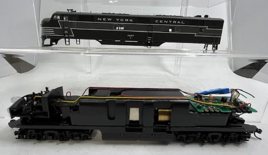 Proto 2000 21064 HO Scale New York Central Powered Diesel Locomotive #4009 w DCC VG/Box