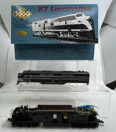 Proto 2000 21064 HO Scale New York Central Powered Diesel Locomotive #4009 w DCC VG/Box