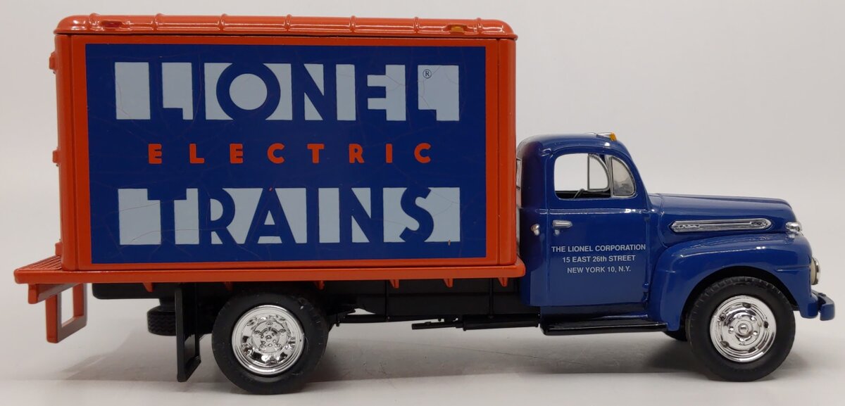 First Gear 19-0104 Eastwood 1:34 Scale 1951 Ford F-6 Metal Lionel Box Truck EX