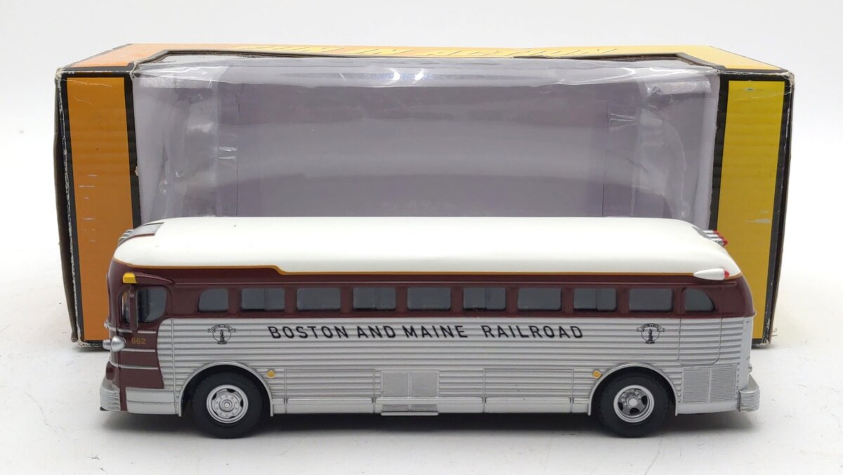 MTH 30-50107 O Gauge Die-Cast Boston & Maine Bus