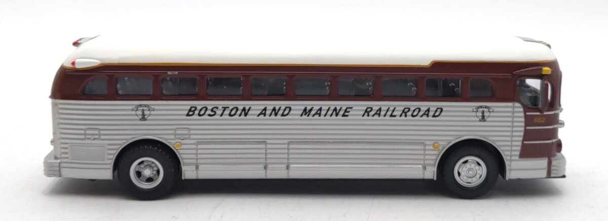 MTH 30-50107 O Gauge Die-Cast Boston & Maine Bus