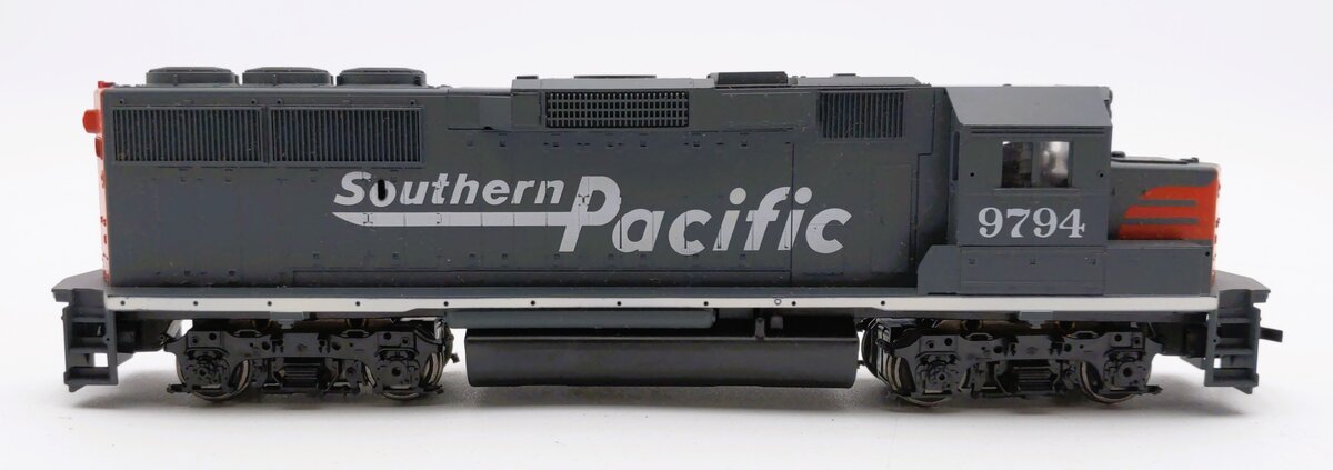 Athearn 4757 HO Scale Southern Pacific GP60 Power Diesel Locomotive #9794