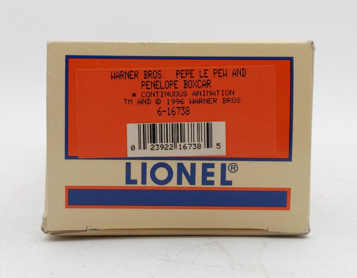 Lionel 6-16738 O Warner Bros Pepe Le Pew & Penelope Operating Boxcar