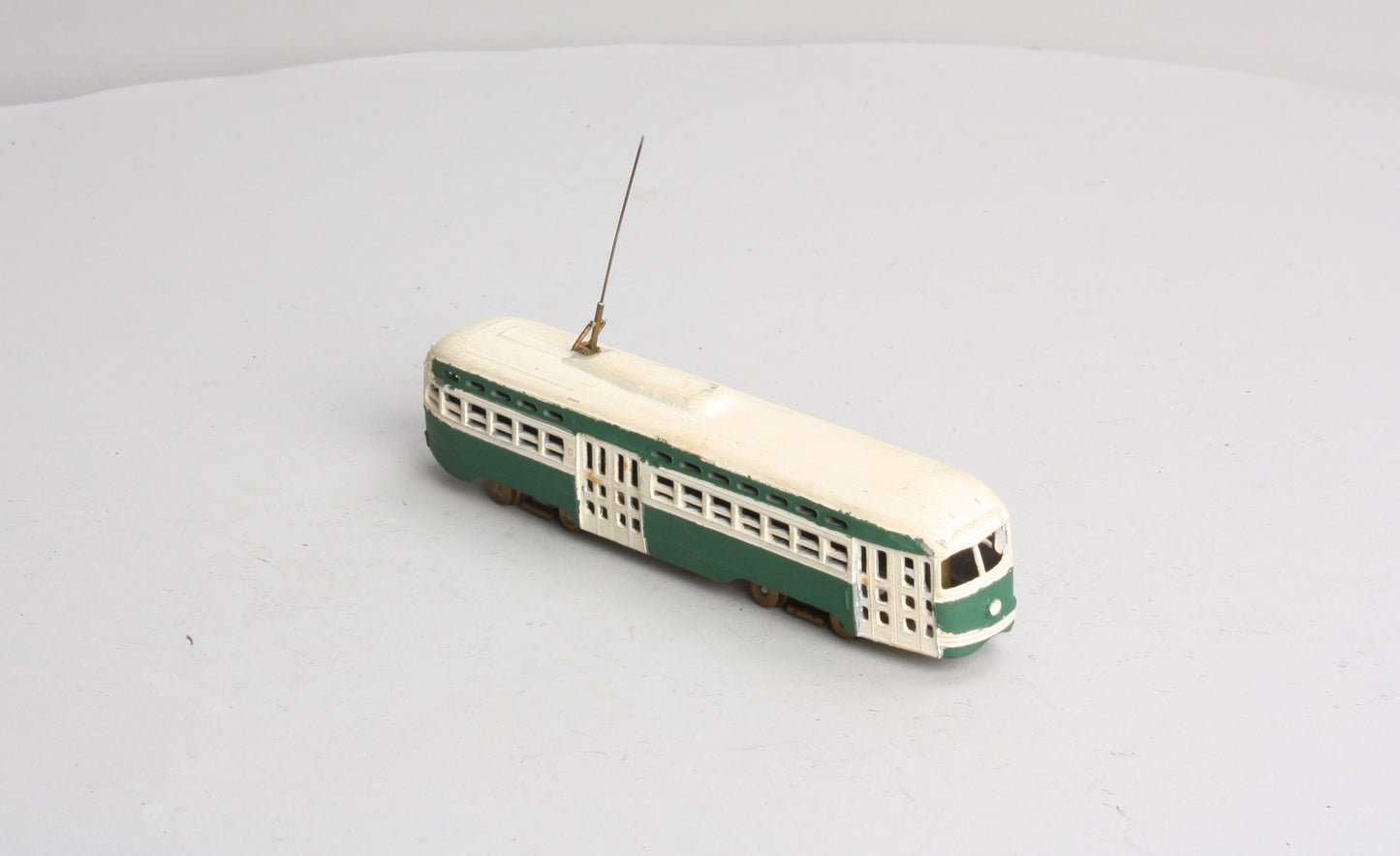 Bowser 125210 PCC Streamline Powered Trolley