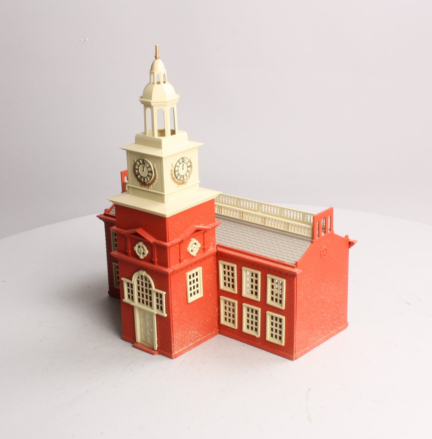 Bachmann 45303 O Plasticville Built-Up Town Hall Building