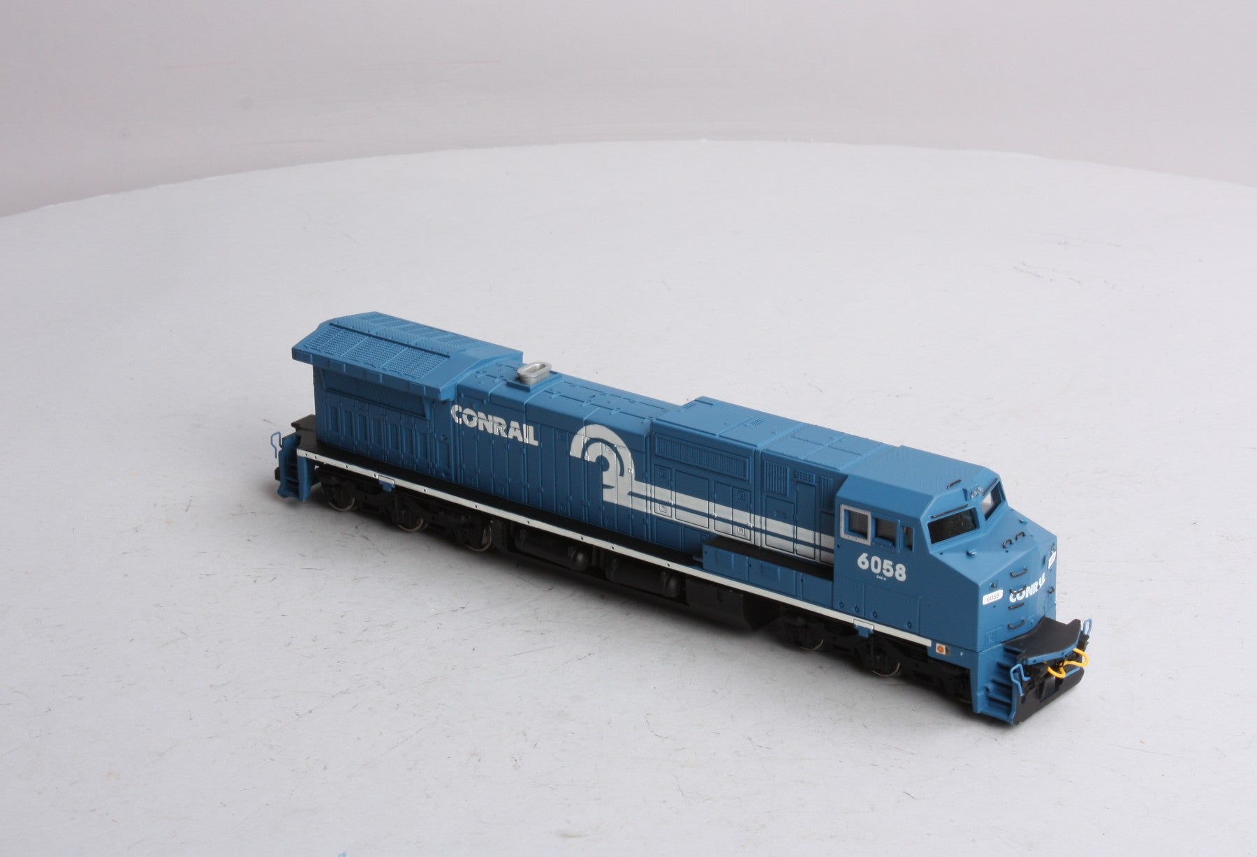 Bachmann factory spectrum ho scale conrail locomotive