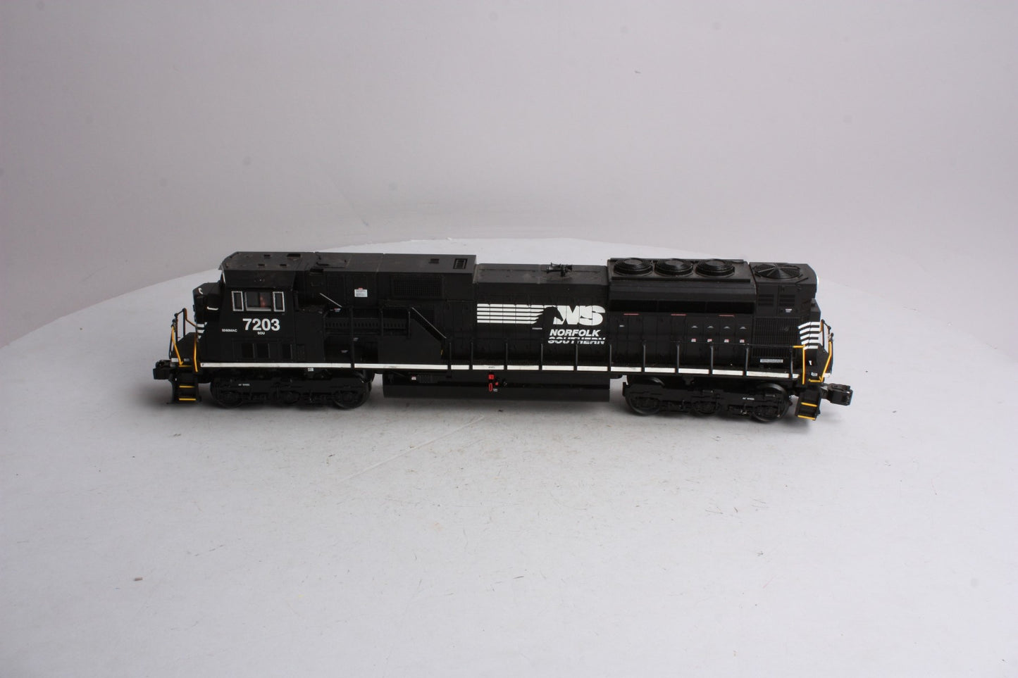 Lionel 6-38585 Norfolk Southern SD80MAC Diesel Locomotive #7203