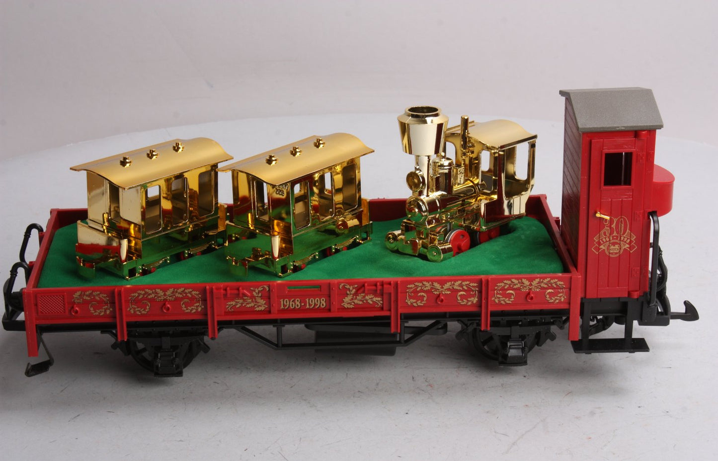 LGB 41124 G Scale 30th Anniversary Flatcar with Gold Train Set