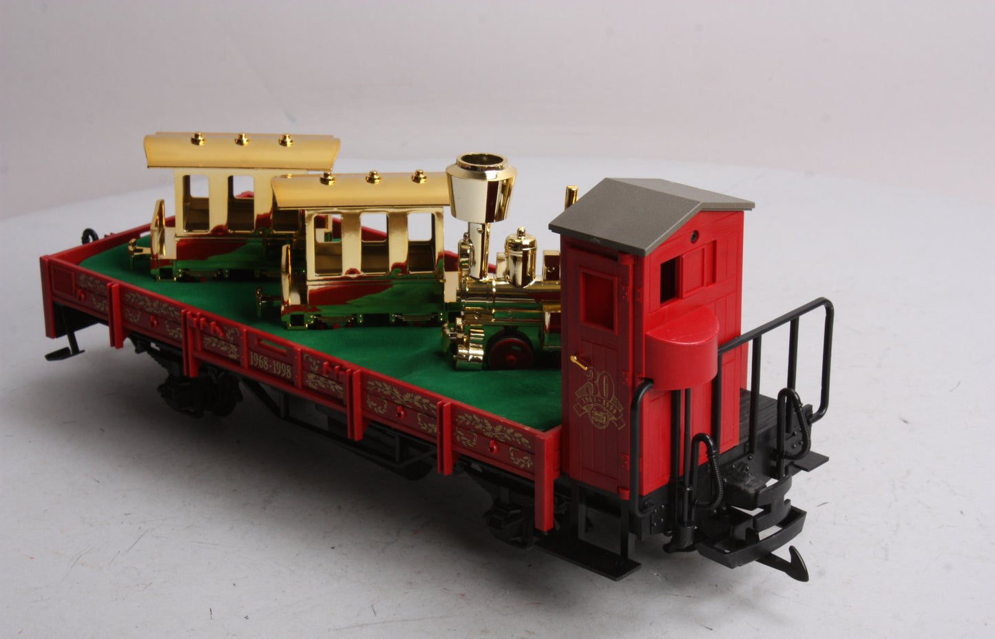 LGB 41124 G Scale 30th Anniversary Flatcar with Gold Train Set