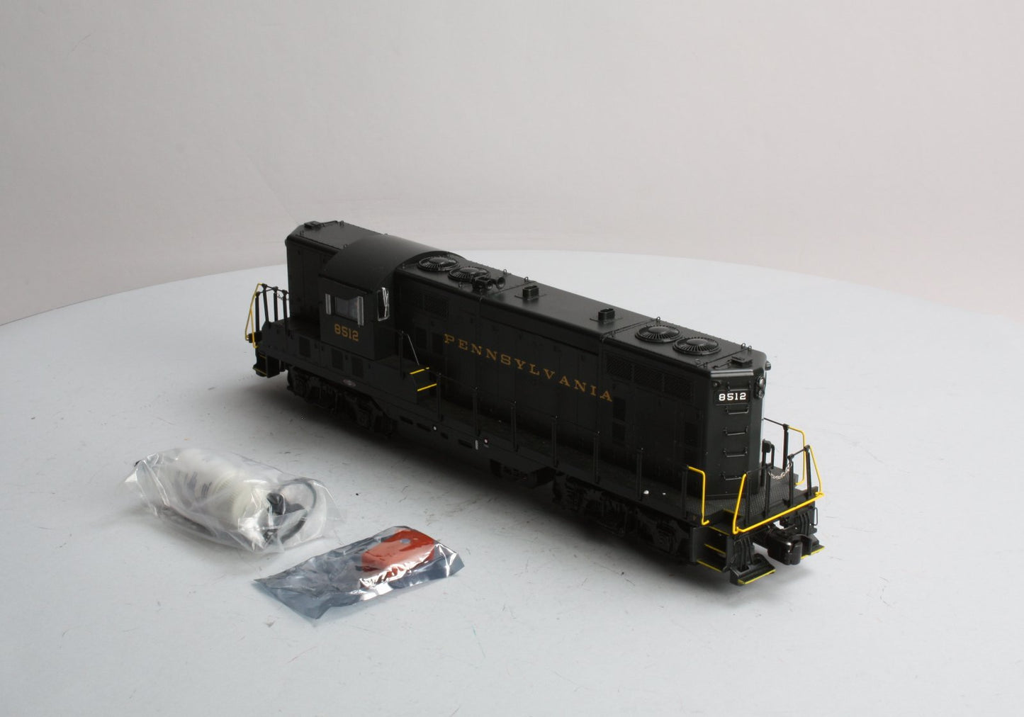 Lionel 6-28573 O Gauge Pennsylvania GP-7 Diesel Locomotive #8512