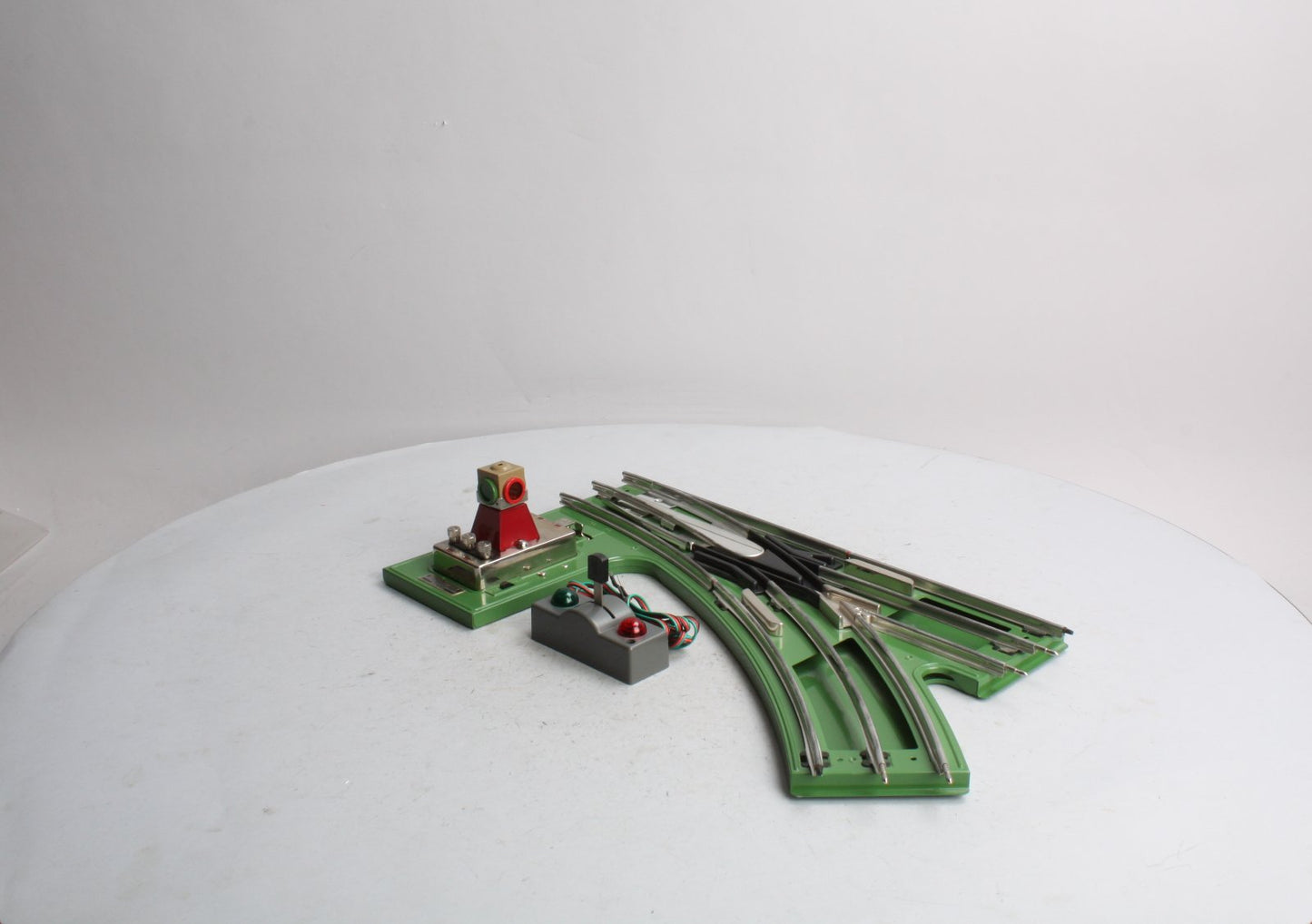 MTH 10-4001 Standard Gauge Right Hand 42" Diameter Switch Track