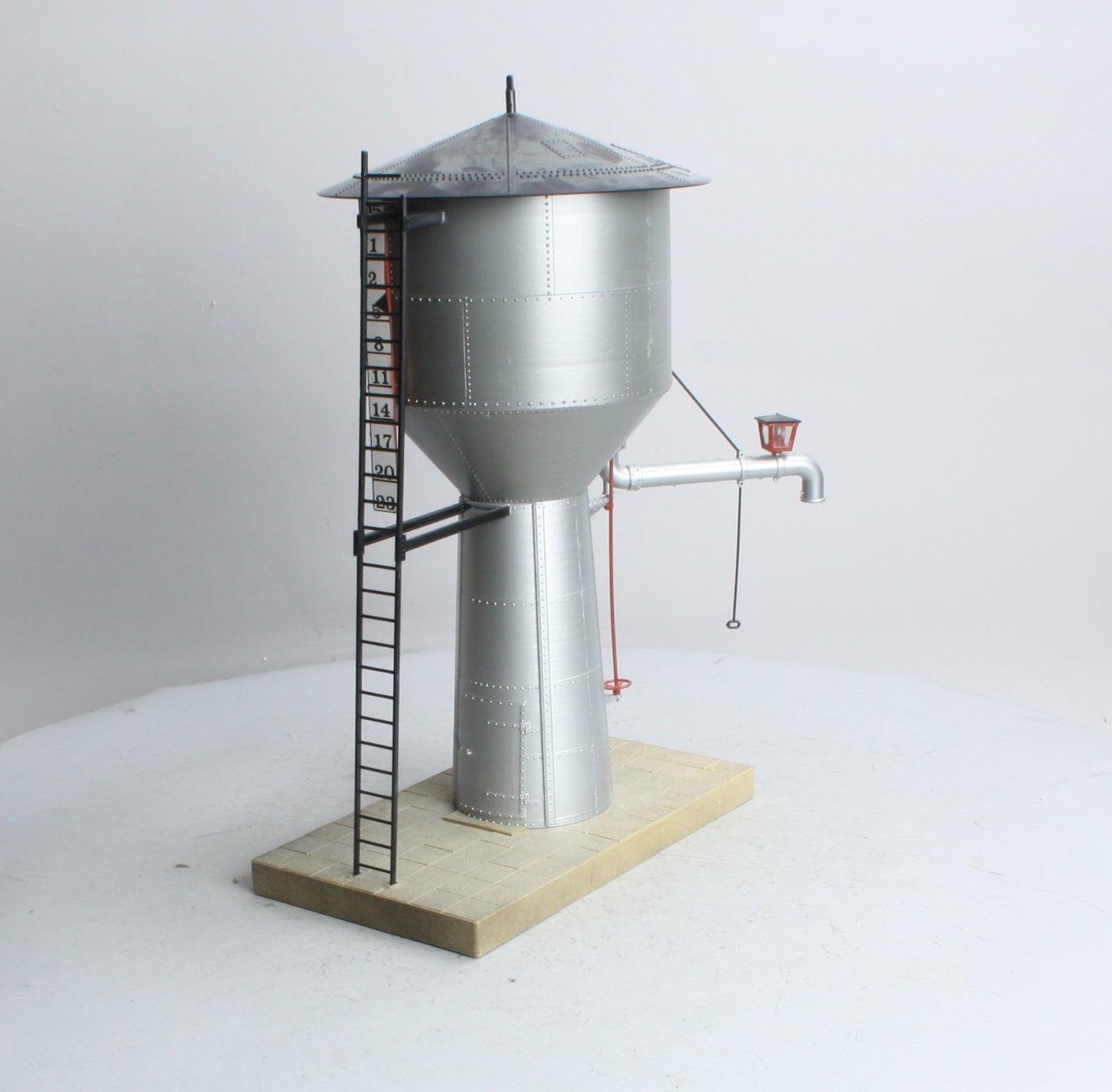 Pola 922 G Scale European Water Tower