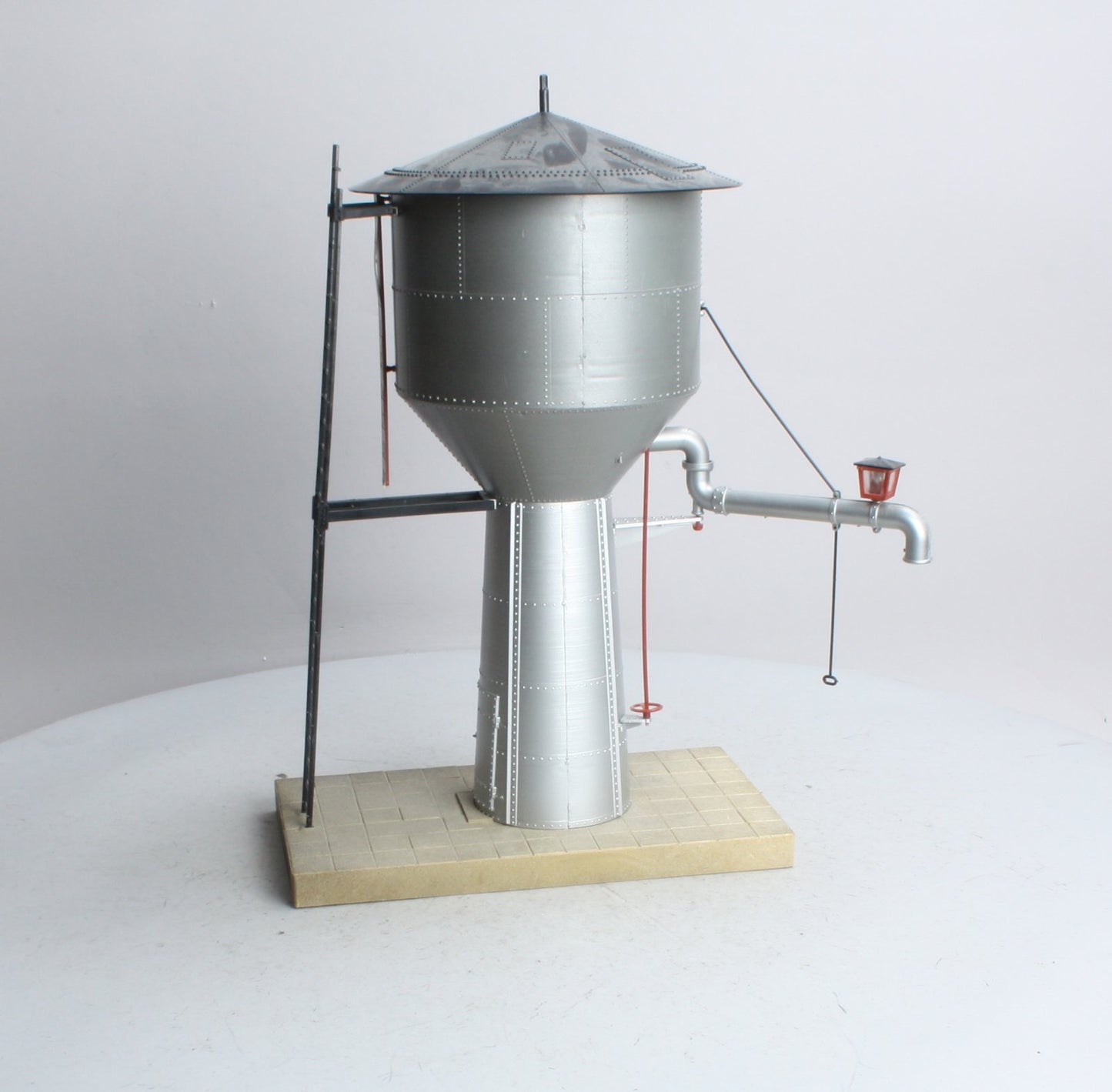 Pola 922 G Scale European Water Tower