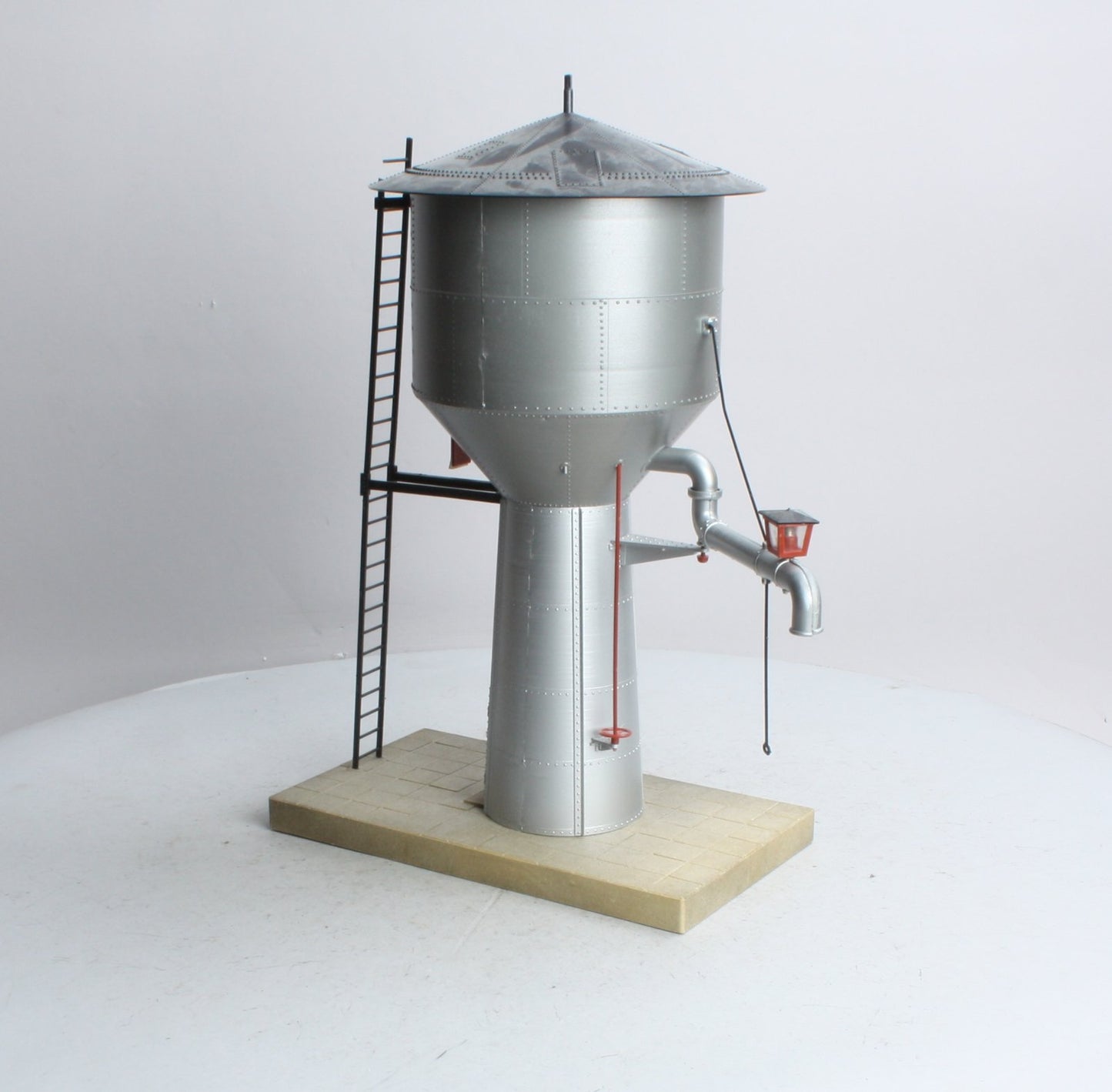 Pola 922 G Scale European Water Tower