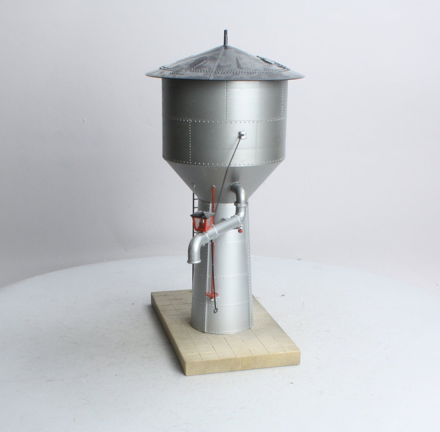 Pola 922 G Scale European Water Tower