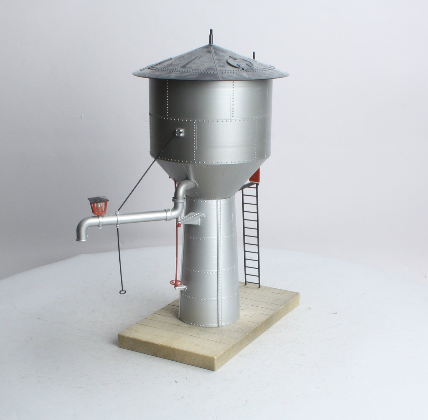 Pola 922 G Scale European Water Tower