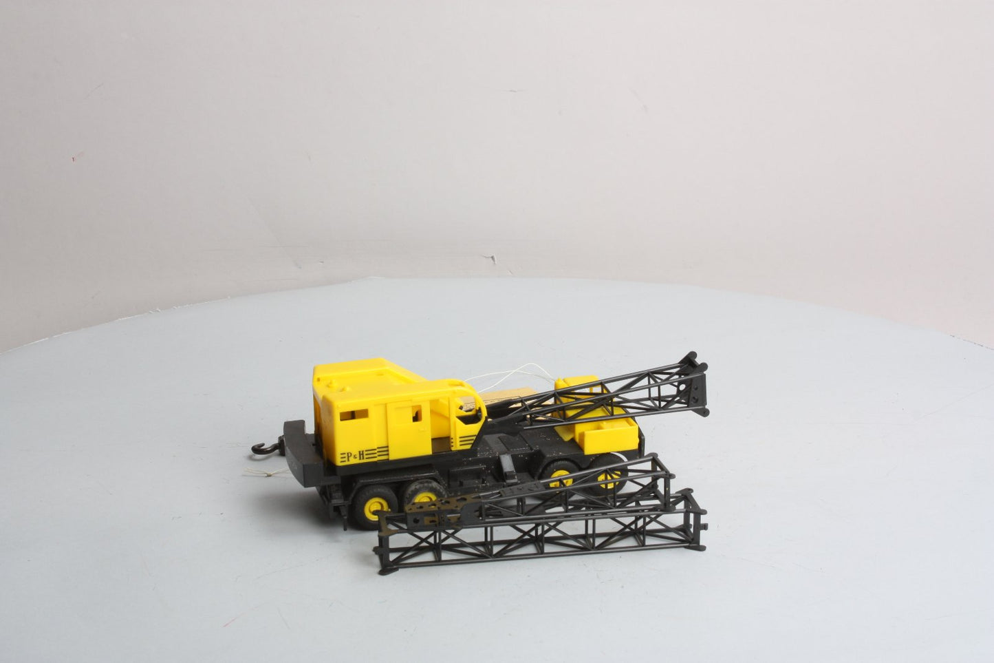 Walthers HO scale locomotive crane