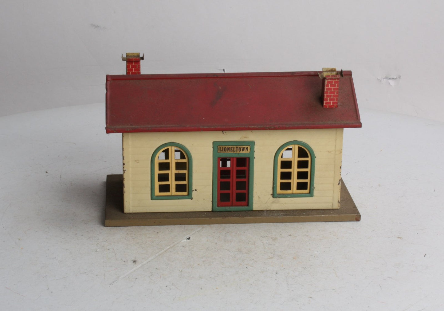 Lionel 127 Vintage O Lioneltown Tinplate Station