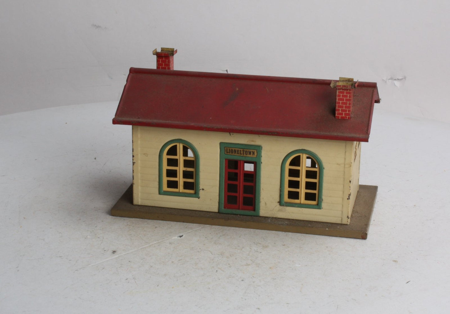 Lionel 127 Vintage O Lioneltown Tinplate Station