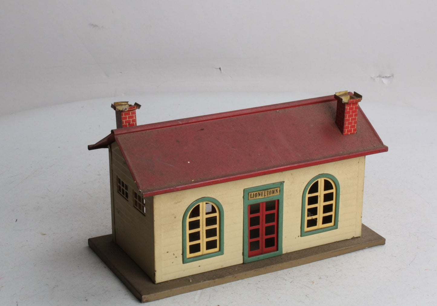 Lionel 127 Vintage O Lioneltown Tinplate Station