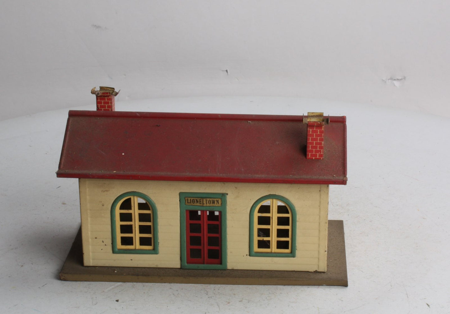 Lionel 127 Vintage O Lioneltown Tinplate Station