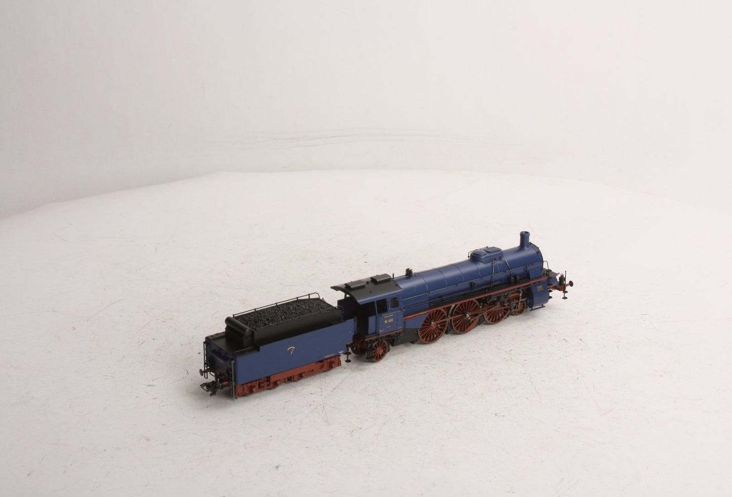 Marklin 39023 HO Scale DR Class 18.3 Steam Locomotive