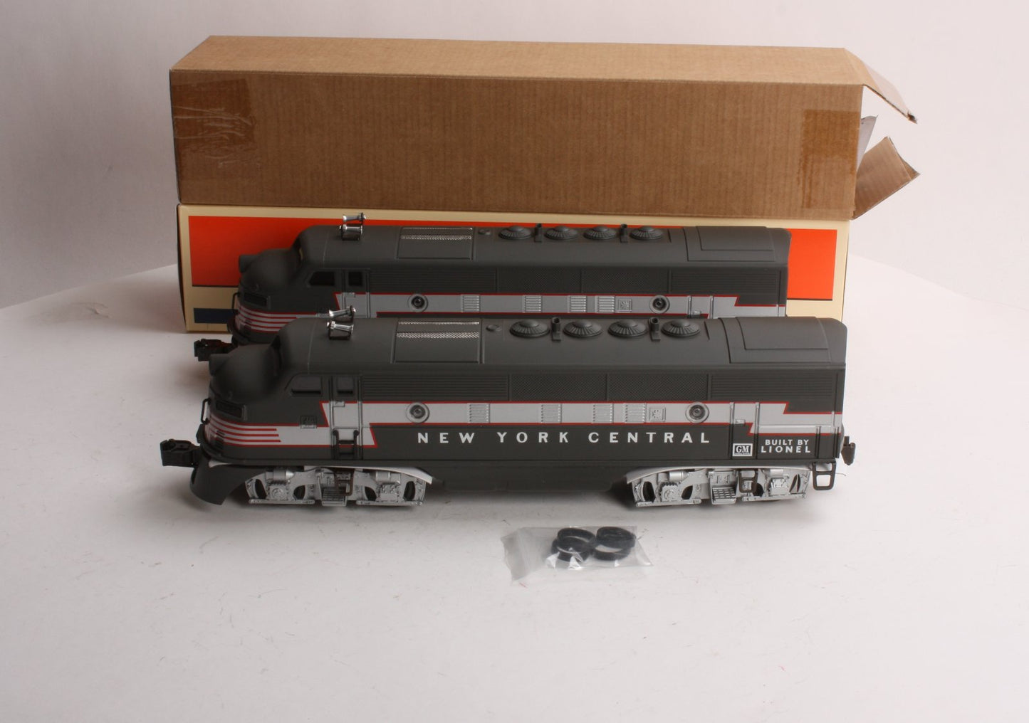 Lionel 6-38368 O Gauge Archive NYC 'Red Lightning' Conventional F3A-A Diesel Set