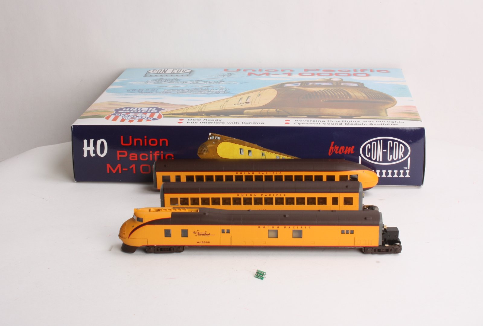 Con-Cor 8784 HO City Of Salina M10000 Original Passenger Set